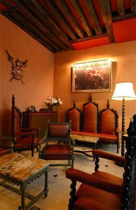 Du Palais Bourbon Hotel Parijs